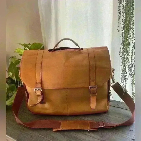 Wilsons Leather Porthole Handle Crossbody/Shoulder Bag Briefcase in Cognac - Picture 1 of 16